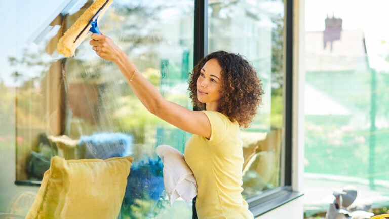 How To Clean Office Windows